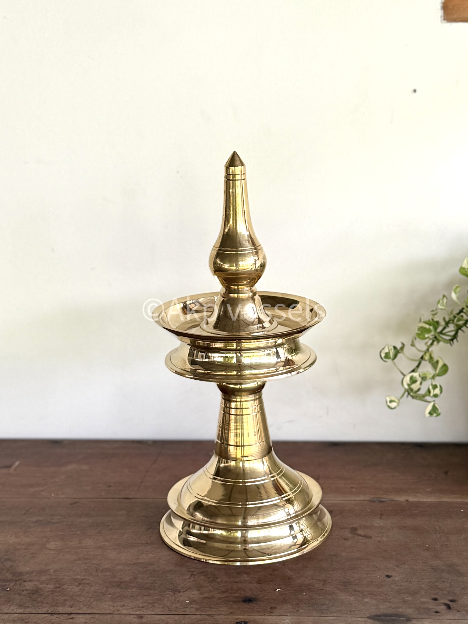 Madambi Lamp