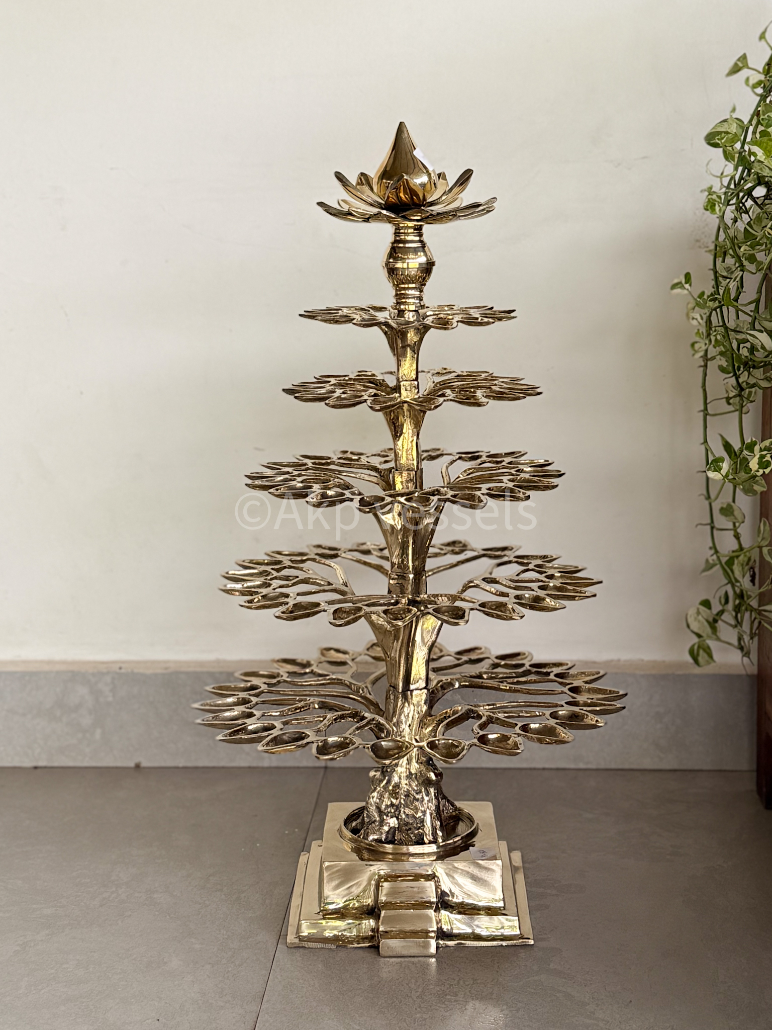 Banyan Tree Lamp